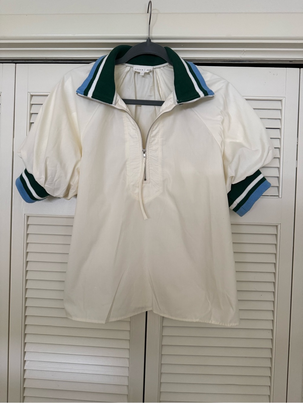entro Cream zipper blouse with Green, Blue & White Striped Collar